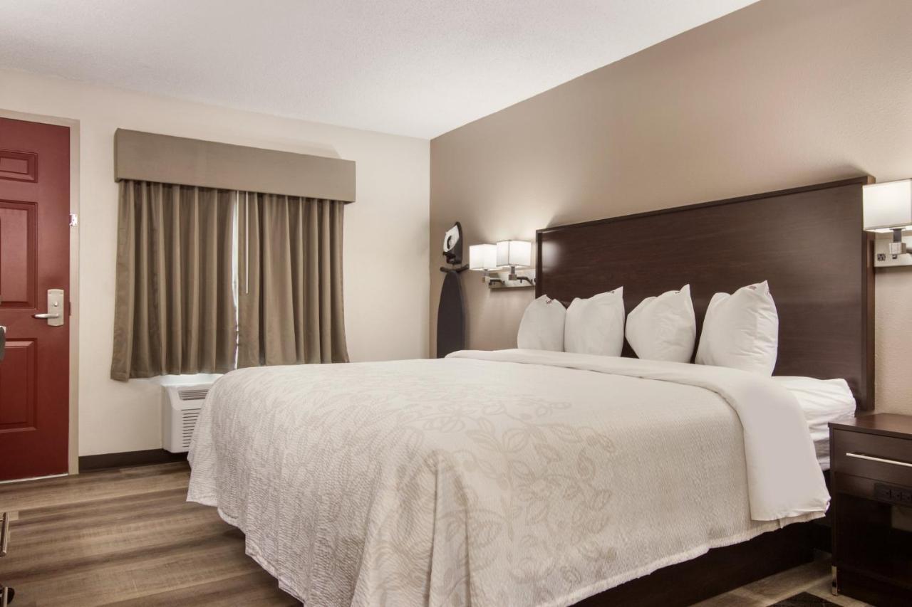Red Roof Inn Plus & Suites ايري المظهر الخارجي الصورة